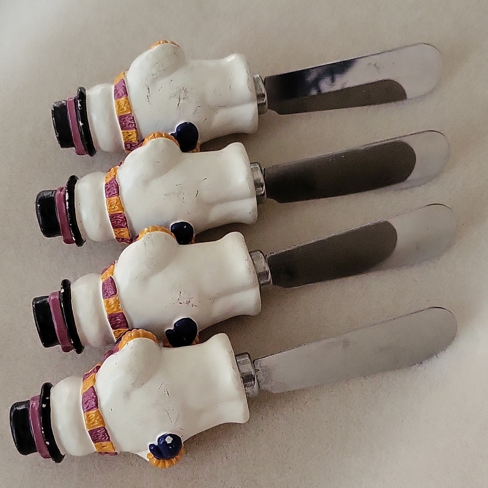 Christmas Snowmen Cooks Club Butter Knives - Picture 2 of 16